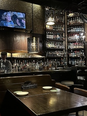 1階テーブル席です。４名がけの2テーブルがございます。人数によって繋げて使うこともできます。ご相談下さい。