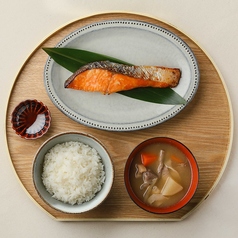 サーモンの西京漬け定食