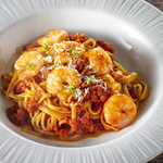 【ぷりぷり海老のトマトパスタ】 食感の良い海老をじっくり煮込んだトマトソースで