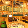大きなテーブルだから、沢山注文しても大丈夫！お客様の明るい声が飛び交う、明るい雰囲気の店内☆会社宴会にも！各種宴会でご利用いただけます◎詳細は店舗までお問い合わせください。