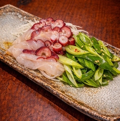 水蛸のネギまみれ　岩塩と胡麻油で