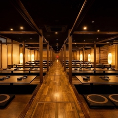 団体様も大歓迎！人広々空間でゆったりとお過ごしいただけます◎会社宴会などの大規模宴会はお任せください！人数・ご予算などお気軽にご相談くださいませ。