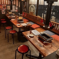 4名様向けのテーブル席。ご友人やご家族でご利用ください。