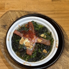 ベーコンほうれん草のアヒージョ