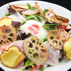 阿波尾鶏の鶏ハムと濃密卵のシーザーサラダ