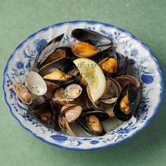 チリ産フレッシュムール貝とあさりの白ワイン蒸し