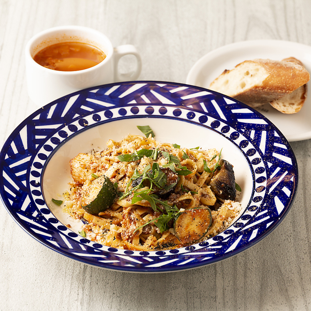 ボロネーゼパスタランチ！牛肉と野菜がベストマッチ！
