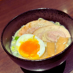 豚骨チャーシュー麺