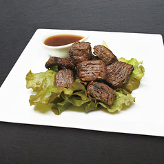 牛かぶりの炭火焼き