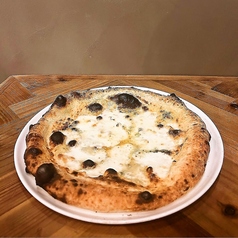 ピッツァ　クアトロ