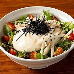 蒸し鶏と長芋と豆腐の一途サラダ