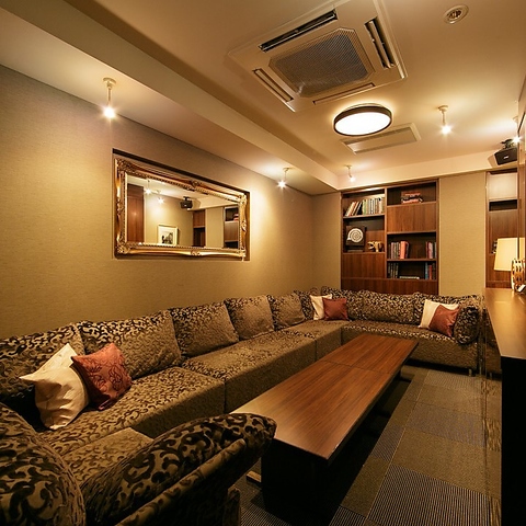 Check NISHIAZABU チェックニシアザブ(西麻布/カラオケ・パーティ