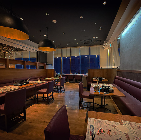 銀座和牛ラボでは黒毛和牛A5仙台牛を使用。すき焼きやステーキでご堪能ください。