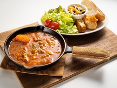 牛すじのトマト煮込み