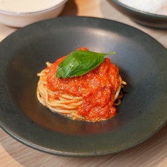 トマトとモッツァレラのパスタ