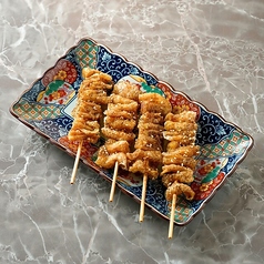 黄金の鶏皮串 (4本)