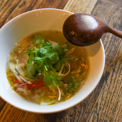 トリュフ香る鶏肉のフォー 