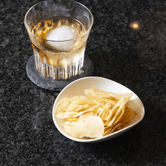 ミックスナッツ/ポテトチップス