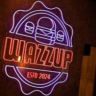 落ち着いた雰囲気の中で、特別なバーガーをどうぞ♪