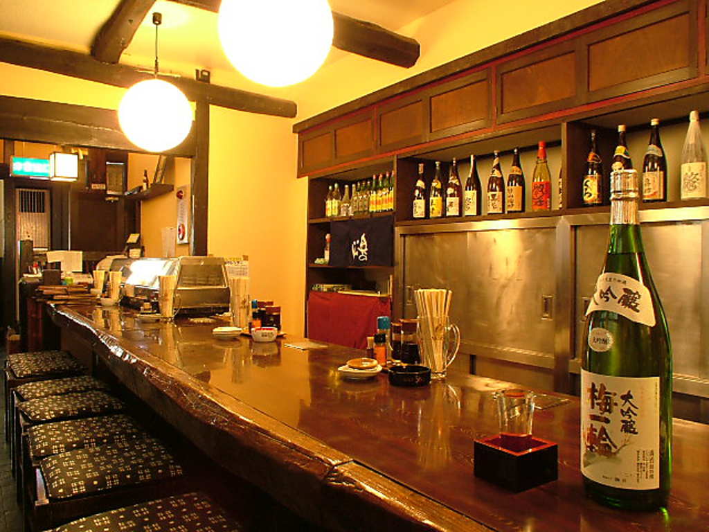 お1人でも気軽に通えるカウンター席☆均一価格なのでお財布にも優しい♪