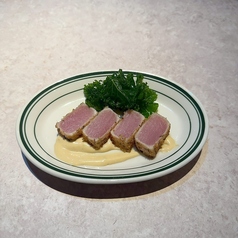 マグロのレアステーキ香草パン粉焼き