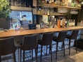 カウンター席でのお食事に是非ご利用ください！いつもとは違った雰囲気でのお酒やお料理を堪能できます。当店は酒類豊富にお料理をご用意しております。お肉にお魚、デザートなど様々な料理でお客様をおもてなし致します！お酒も多数ございますので、飽きることなく！最後までお過ごしいただけます。是非お越しください！