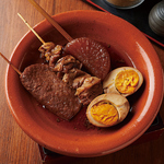 毎日じっくりおダシを染み込ませている『関東風 黒おでん』はお酒も進む当店の自慢の逸品です！