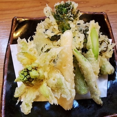 春野菜とイカ紫蘇巻きの天ぷら
