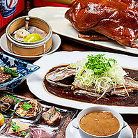 前菜から海鮮料理、肉料理などアラカルトメニューも充実