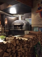 薪窯で焼くナポリピッツァ