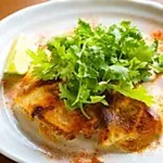 パクチー山盛り餃子