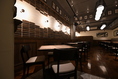 仕事帰りの飲みや友人とのお食事など、気軽にご利用いただけるテーブル席をご用意しています。