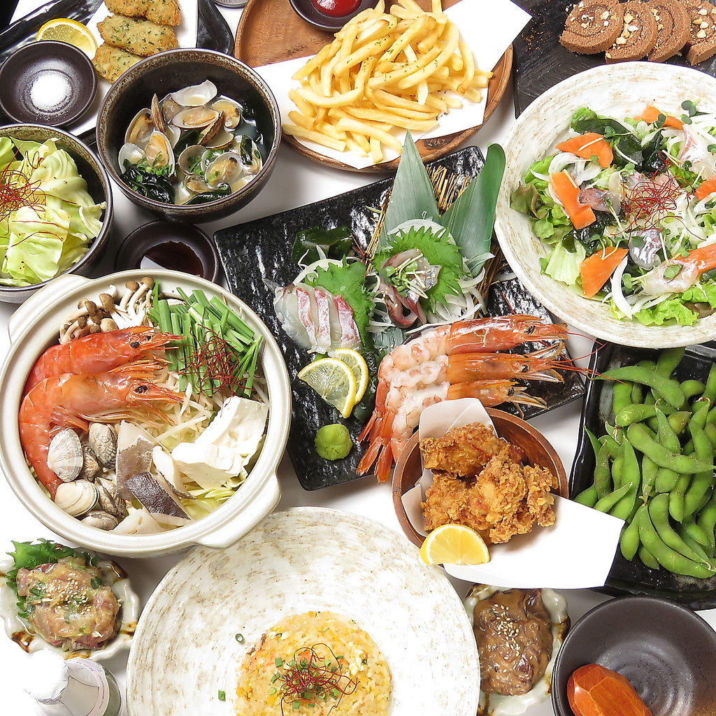 全席扉付き完全個室/単品飲み放題990円/時間無制限飲み放題1650円/プロジェクションマッピング/新宿
