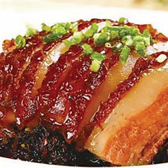 龍記特製豚肉煮蒸し梅菜添え