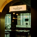 店内に足を踏み入れた瞬間から、まるで鉄道旅に出かけるような非日常の雰囲気をご堪能ください。