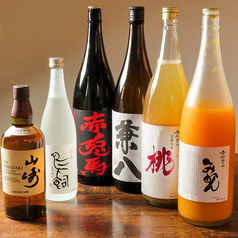 ウイスキーや厳選焼酎、果実酒。日本酒以外もご用意。