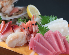 下記の全てのメニュー食べ放題+お刺身5点盛りor鍋物人数分付