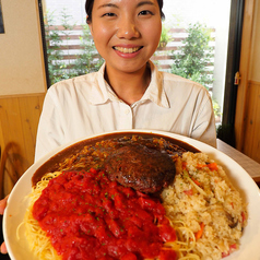 当店の代名詞と言えば『デカ盛り』！