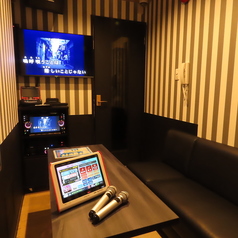 カラオケルームは個性豊かな4部屋から人数・用途に合わせてご案内☆もちろん全部屋最新機種完備！最先端の音響設備をお楽しみください＊