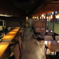 重厚感たたずむ落ち着いたおしゃれな店内