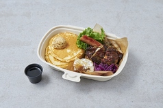 グリルチキンとソーセージのパンケーキ