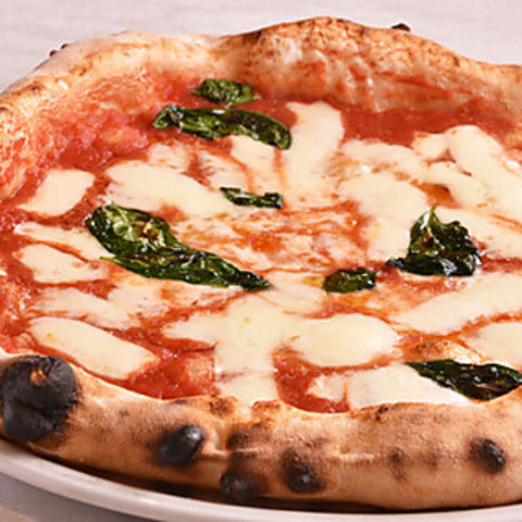 【新栄町駅から徒歩3分】自家窯で焼いたサクッともちもちピザをお楽しみください♪