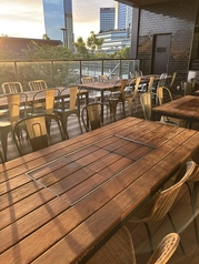 テラスではBBQもご利用いただけます!【6名掛け×4席/4名掛け×4席】