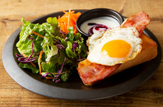 bacon egg toast plate