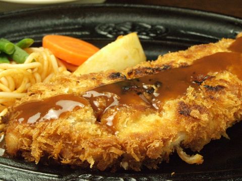 揚げてない豚カツだから「焼カツ」です！元祖・焼カツ専門店の桃タローへお越し下さい