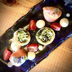 スモークサーモンのサラダ生春巻き