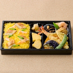 ちらし寿司天ぷら弁当