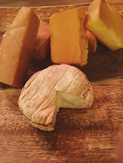 燻製のチーズ各種