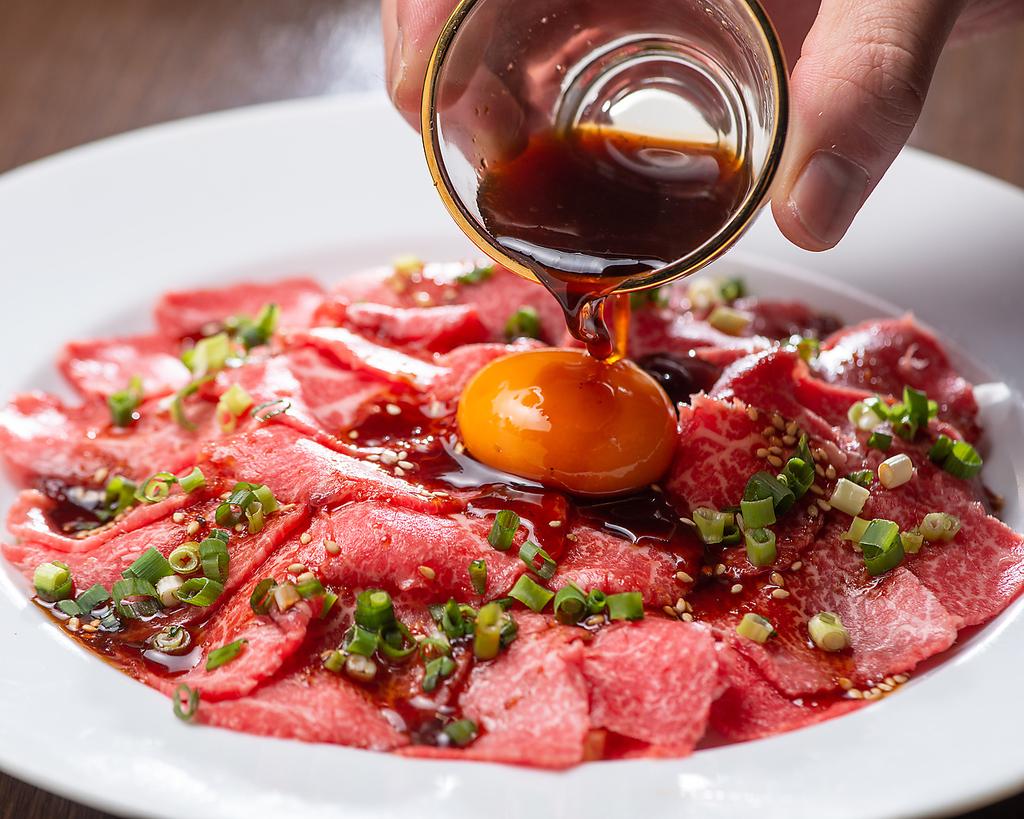 黒毛和牛料理も豊富！ステーキやユッケなど是非ご賞味あれ！