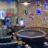 ポーカーテーブルも完備！雰囲気抜群のスペースです☆